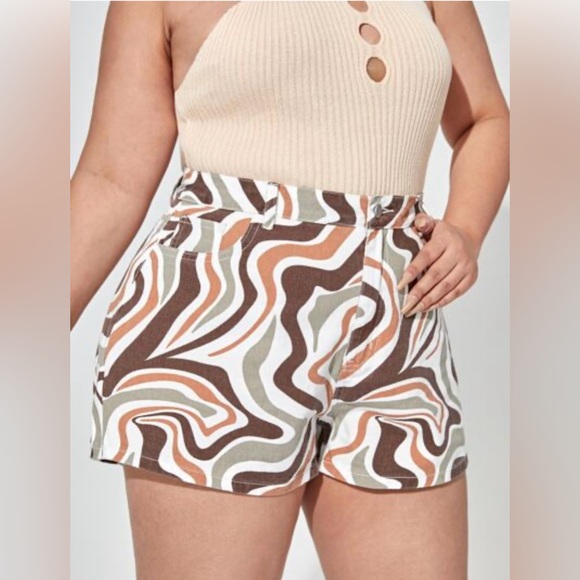 Shein Groovy Patterned Shorts - Picture 6 of 8